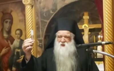 Αρθρογράφος υβρίζει ως «ψεκαστήρι» τον Μεγάλο Αγιασμό