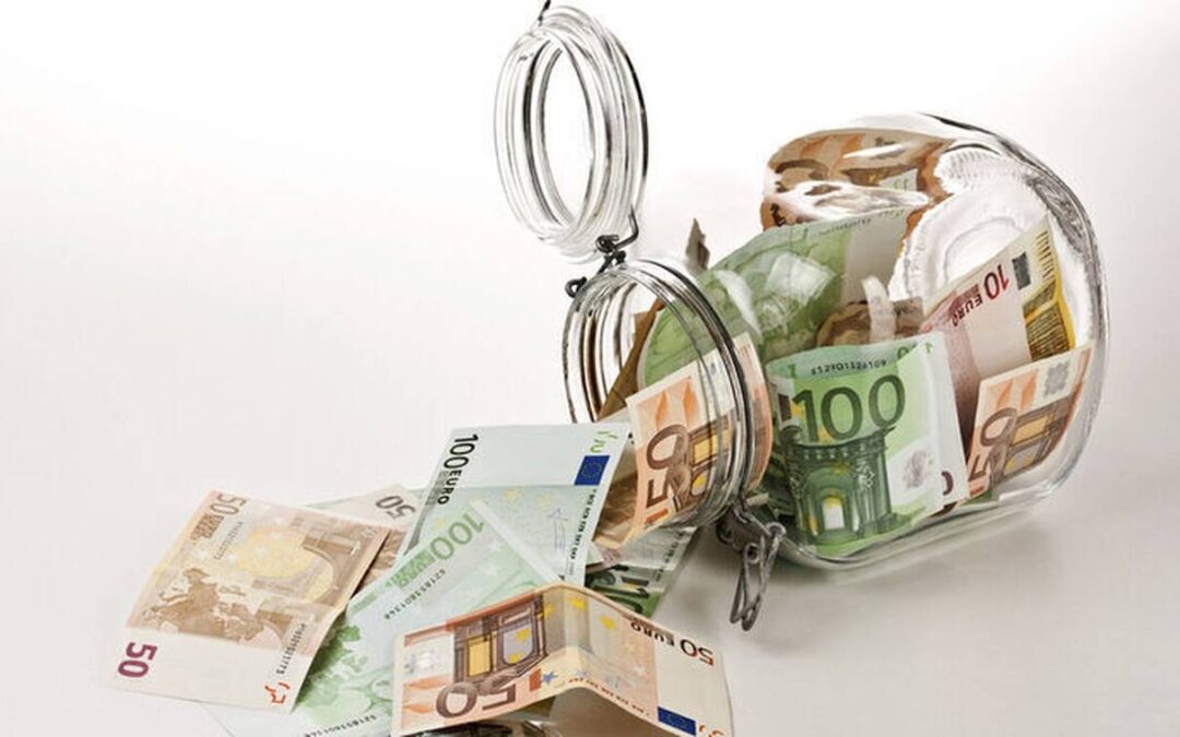 Οργή: Το κράτος αρπάζει τις καταθέσεις – Ποιοι θα χάσουν 1.000 ευρώ