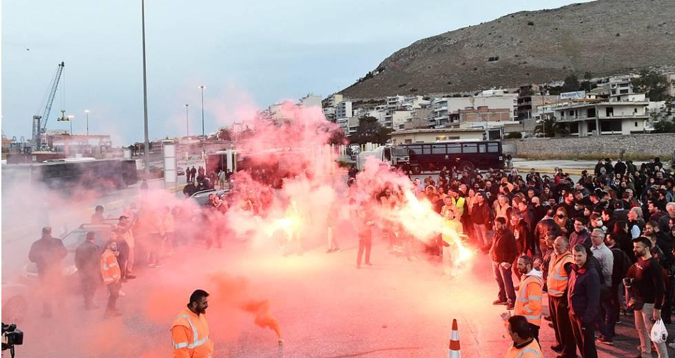 Έκρυθμη η κατάσταση στο λιμάνι του Πειραιά, λόγω εργατικού ατυχήματος