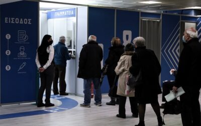 Τα εμβόλια mRNA, η υποχρεωτικότητα, η τέταρτη δόση και η αύξηση των θανάτων