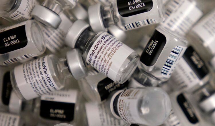 Δρ. Τζάκσον: «Το 40% των 3.000 εμβολιασμένων ασθενών μου, αναφέρουν σημαντικές παρενέργειες από το εμβόλιο. 12 πέθαναν…»