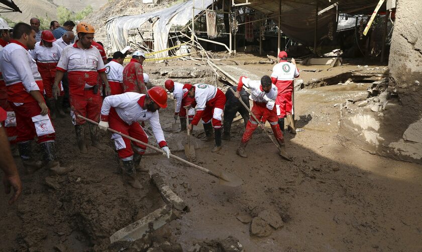 Ιράν: Καταστροφικές πλημμύρες με δεκάδες νεκρούς – Χιλιάδες έχασαν τα σπίτια τους