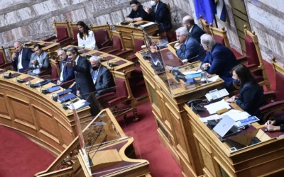 Όλα όσα έγιναν στην Βουλή: Σφοδρή αντιπαράθεση για τις παρακολουθήσεις—ΒΙΝΤΕΟ