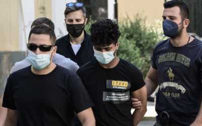 Ύψωσαν πακιστανικές σημαίες σε βουνό της Μάνης
