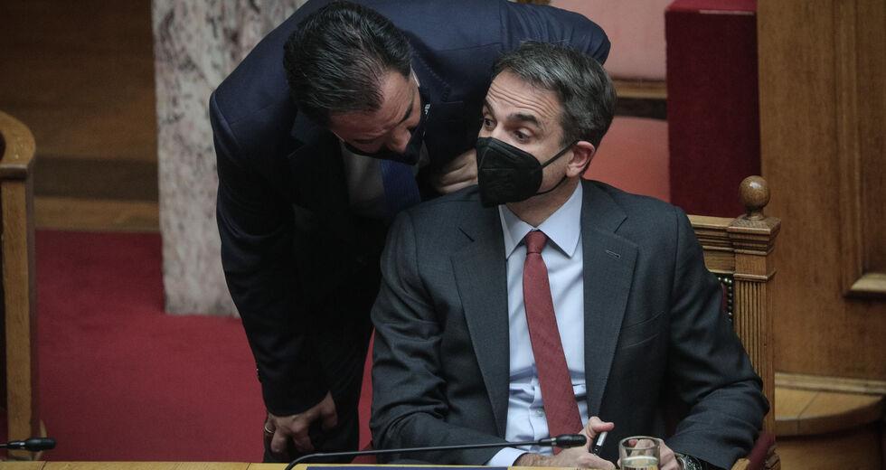 Ο Αδωνις καίει τον Κυριάκο