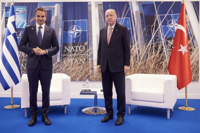 Ένταση Μητσοτάκη – Ερντογάν στην Πράγα: «Να πάψεις να αμφισβητείς την κυριαρχία των νησιών»