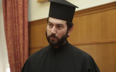 Ποιος είναι ο πάτερ Αντώνιος που εμπνεύστηκε την Κιβωτό του Κόσμου το 1998 και σήμερα καλείται να δώσει εξηγήσεις