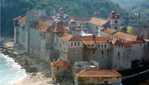 Ἐπέμβασις τῆς Ἀστυνομίας εἰς τὴν Ἱ. Μ. Ἐσφιγμένου