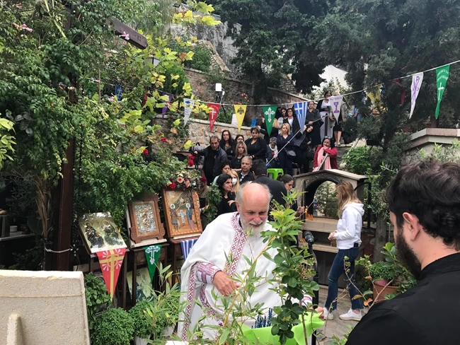 Άγιοι Ισίδωροι: Ο αόρατος πόλεμος κατά του π. Δημητρίου Λουπασάκη. Κλειστοί οι Άγιοι Ισίδωροι.