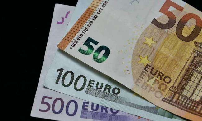 Συναγερμός για όσους έχουν καταθέσεις σε τράπεζα: Δείτε τι ετοιμάζουν