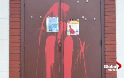 Βάνδαλοι έβαψαν κόκκινη την πύλη ρωσικής ορθόδοξης εκκλησίας στον Καναδά
