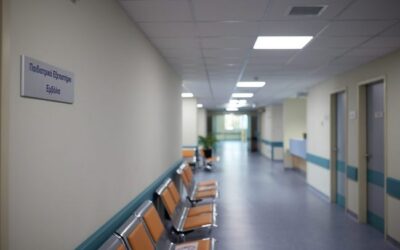 Κορονοϊός: Πώς θα γυρίσουν στα νοσοκομεία οι ανεμβολίαστοι υγειονομικοί – Το πρωτόκολλο επιστροφής