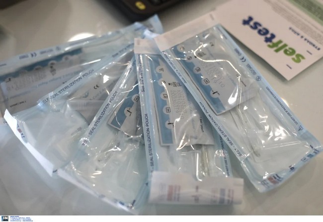 Ανεμβολίαστοι εργαζόμενοι: «Κλειδώνει» η απόφαση για τα rapid test