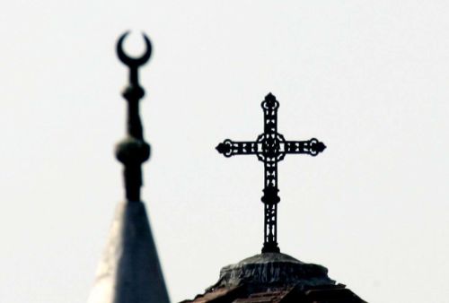 Διατὶ Ἱεράρχαι δωρίζουν βιβλίον, τὸ ὁποῖον πολεμεῖ τὴν Ἁγίαν Τριάδα;