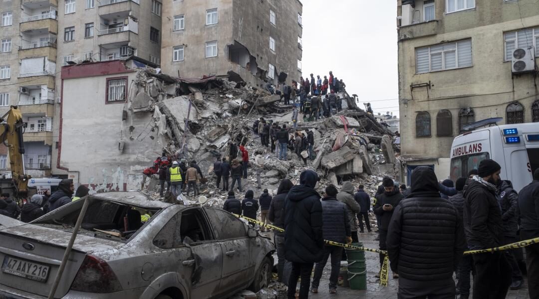 Κώστας Παπαζάχος. Κάποια στιγμή θα γίνει και στην Ελλάδα σεισμός πάνω από 7 Ρίχτερ