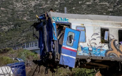 Τέμπη: Τα τηλεφωνήματα απελπισίας του μηχανοδηγού του Intercity -Επί 17 λεπτά προσπαθούσε να βρει κάποιον