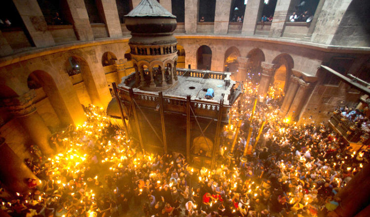 Ἡ Ἐκκλησία τῶν Ἱεροσολύμων καλεῖ ὅλους τούς πιστούς στήν Ἀφή τοῦ Ἁγ. Φωτός