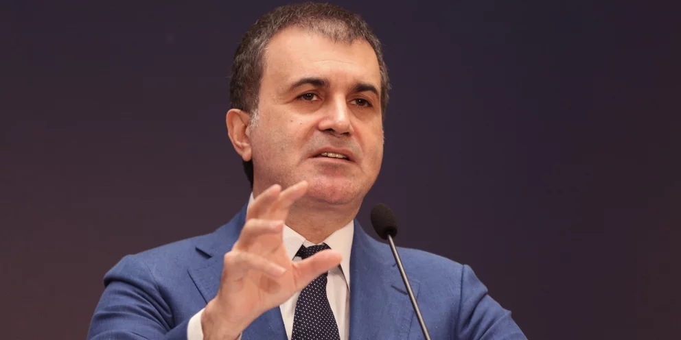 Σε ένα «παραλήρημα» εναντίον της Ελλάδας, με αφορμή το πολύνεκρο ναυάγιο μεταναστών στην Πύλο, προέβη ο εκπρόσωπος του κόμματος AKP, Ομέρ Τσελίκ, κάνοντας, μεταξύ άλλων, λόγο για «εγκλήματα κατά της ανθρωπότητας».