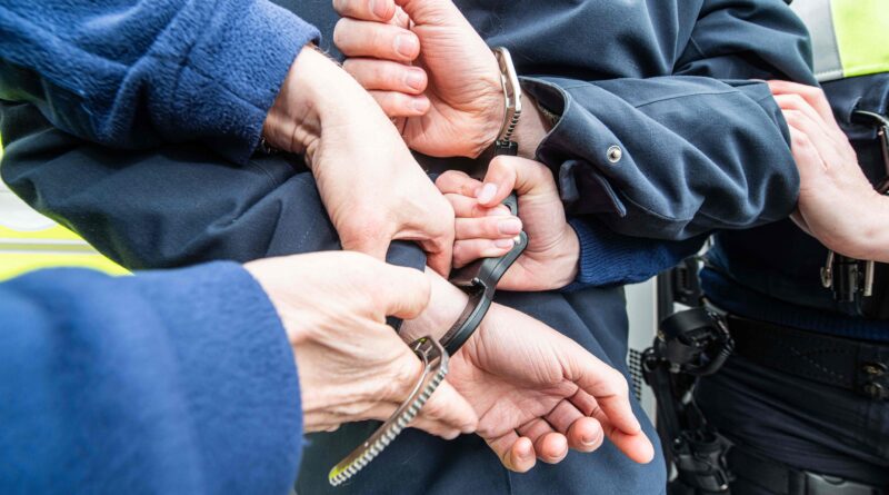 ΆΔΙΚΕΣ ΔΙΏΞΕΙΣ ΕΚΠΑΙΔΕΥΤΙΚΏΝ ΓΙΑ ΤΗΝ ΤΗΛΕΚΠΑΊΔΕΥΣΗ