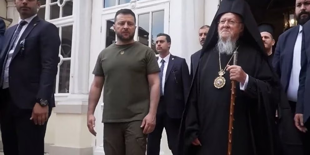 Ο ΕΒΡΑΊΟΣ ΖΕΛΈΝΣΚΙ ΣΥΜΠΡΟΣΕΥΧΗΘΗΚΕ ΜΕ ΤΟΝ ΟΥΝΊΤΗ ΒΑΡΘΟΛΟΜΑΊΟ