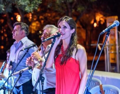 Μποτιλιάρισμα στην Αθηνών – Κορίνθου: «Πέντε ώρες χωρίς νερό και κανείς δεν μας ενημέρωσε», λέει η γνωστή τραγουδίστρια Σταυρούλα Διαλάνη