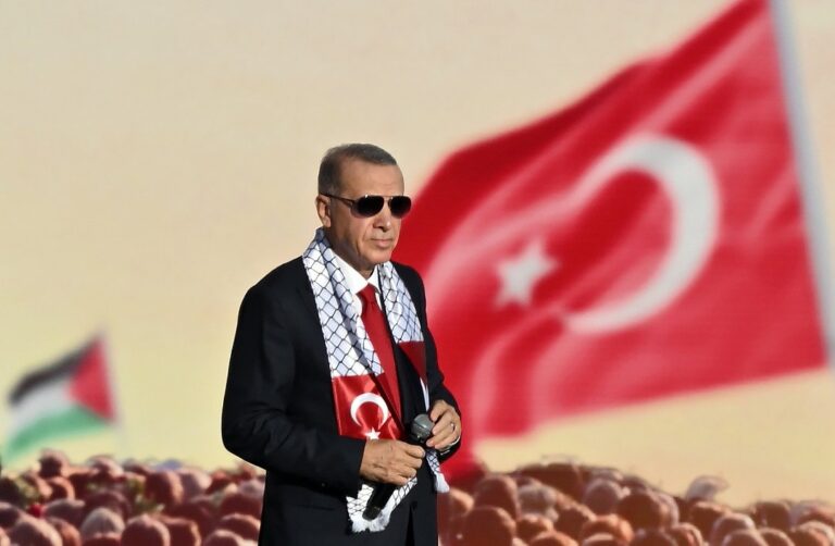 Κωνσταντινούπολη – Τεράστια συγκέντρωση υπέρ των Παλαιστινίων σε ομιλία του Ρ.Τ.Ερντογάν: «Στείλε στρατό στη Γάζα τώρα»