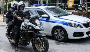 Σοκ στη Θεσσαλονίκη: Έπνιξε την 42χρονη κόρη του και προσπάθησε να αυτοκτονήσει – Τι είπε στον γιο του (Video)