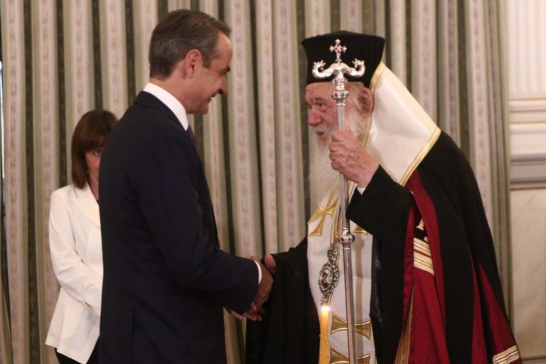 Ο ΑΙΡΕΤΙΚΌΣ ΑΡΧΙΕΠΊΣΚΟΠΟΣ ΙΕΡΏΝΥΜΟΣ ΤΆΣΣΕΤΑΙ ΕΜΜΈΣΩΣ ΥΠΈΡ ΤΟΥ ΣΟΔΟΜΙΣΜΟΎ