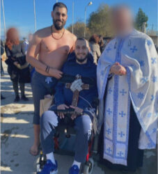 Δεν τα παρατά ο 26χρονος Γιάννης Δαμιανός, ο οποίος μετά το ατύχημα που τον άφησε παράλυτο, ανήμερα των Θεοφανείων, στέλνει θετικά μηνύματα.
