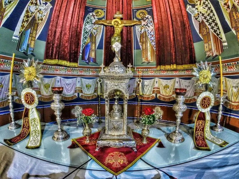  ΓΙΑΤΙ ΑΦΑΙΡΕΘΗΚΕ Ο ΣΤΑΥΡΟΣ ΑΠΟ ΤΗΝ ΑΓΙΑ ΤΡΑΠΕΖΑ