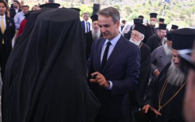 Ὁ Ἀρχιεπίσκοπος αὐθαιρετεῖ προκλητικῶς