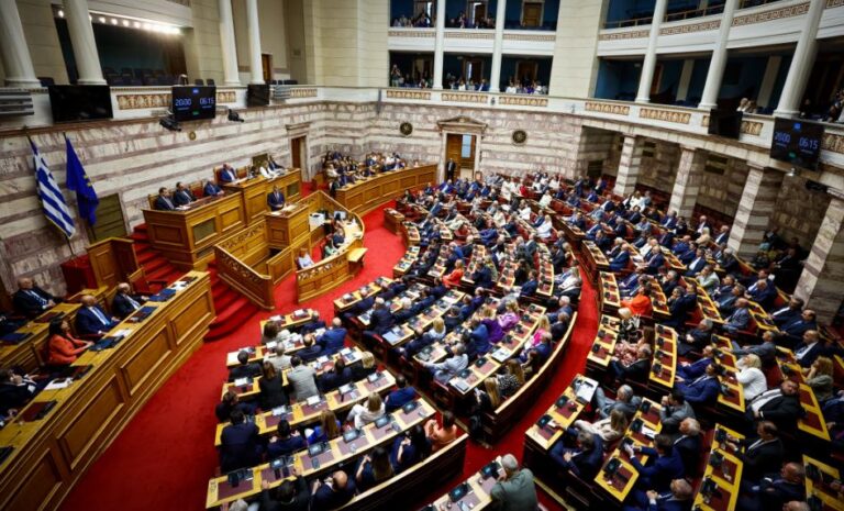 Η ΚΥΒΈΡΝΗΣΗ ΑΠΈΚΛΕΙΣΕ ΤΗΝ ΙΕΡΆ ΣΎΝΟΔΟ ΑΠΌ ΤΗΝ ΣΥΖΉΤΗΣΗ ΓΙΑ ΤΟ ΕΚΤΡΩΜΑΤΙΚΌ ΝΟΜΟΣΧΈΔΙΟ
