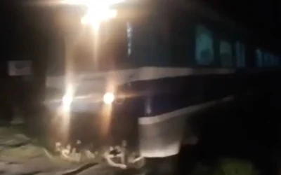 Ημαθία: Τρένο πέρασε με ανεβασμένες μπάρες στην Αλεξάνδρεια