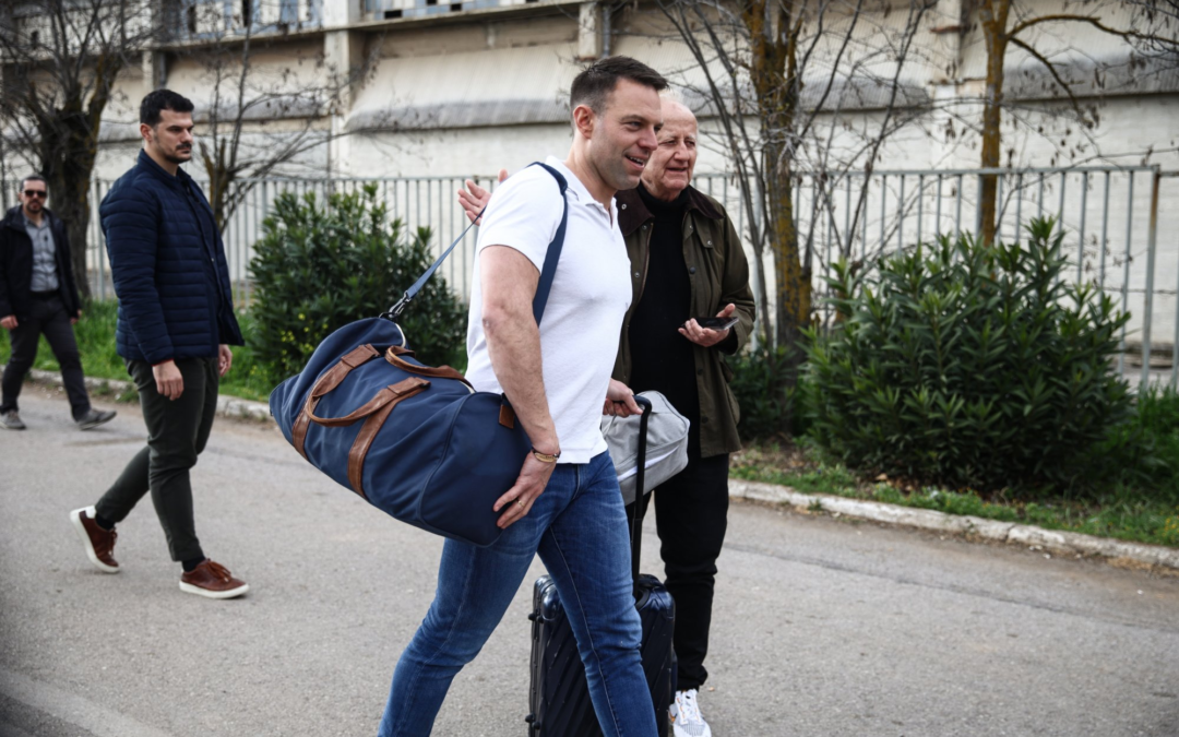 ΕΛΕΟΣ ΜΕ ΤΟΝ ΕΜΠΑΙΓΜΌ ΤΟΥ ΕΛΛΗΝΙΚΟΎ ΣΤΡΑΤΟΎ ΑΠΌ ΤΟΝ Σ. ΚΑΣΣΕΛΆΚΗ