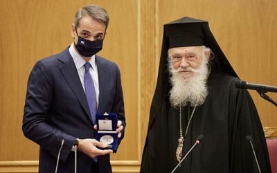 Αρχιεπίσκοπος για ομοφυλόφιλα ζευγάρια: «Θα αποφασίσουμε στην ΔΙΣ» (Μικρές οι προσδοκίες)