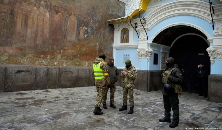 ΤΟ ΕΛΛΗΝΙΚΟΝ ΚΡΑΤΟΣ ΚΑΙ ΤΟ ΦΑΝΑΡΙ ΤΡΟΜΟΚΡΑΤΟΥΝ!