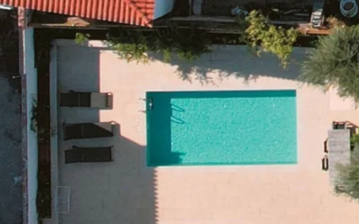 Κασσελάκης: Αυτό που βλέπετε δεν είναι πισίνα, είναι πηγάδι και δεξαμενή – ΘΕΜΑ: Πρώτη φορά βλέπουμε πηγάδι με… ξαπλώστρες!