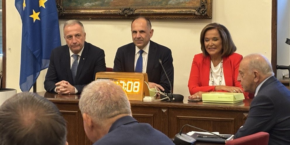 Ικανοποιημένοι οι βουλευτές ΝΔ από την ενημέρωση Γεραπετρίτη για τα ελληνοτουρκικά -Όλο το παρασκήνιο