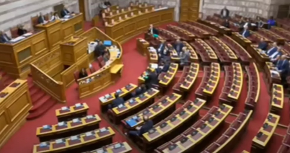 “ΧΑΜΟΣ ΣΤΗ ΒΟΥΛΗ – Ο ΒΕΛΟΠΟΥΛΟΣ ΕΒΑΛΕ ΣΤΗ ΘΕΣΗ ΤΗΣ ΤΗΝ ΑΓΑΠΗΔΑΚΗ «ΒΟΛΕΜΕΝΗ!»” στο YouTube