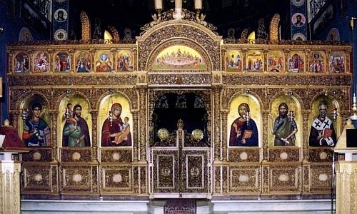 Μετάβασις ἀπό τόν δεσποτικόν θρόνον καί τό σύνθρονον εἰς τόν ἄμβωνα