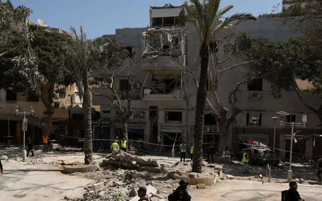 Ιράν σε Τραμπ: «Μπορεί να ξεκίνησες τον πόλεμο, αλλά εμείς θα τον τελειώσουμε» – Ισραηλινές επιθέσες σε 6 ιρανικά αεροδρόμια