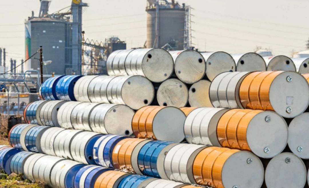 Πτώση άνω του 7% στις τιμές του πετρελαίου μετά τις επιθέσεις του Ιράν σε αμερικανικές βάσεις