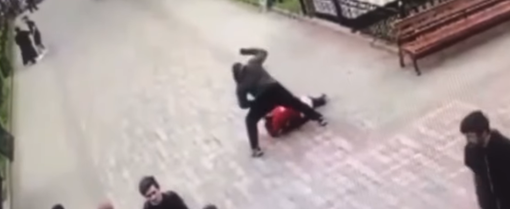 ΕΠΊΘΕΣΗ ΟΠΑΔΏΝ ΤΟΥ ΣΧΙΣΜΑΤΙΚΟΎ ΕΠΙΦΑΝΊΟΥ ΣΕ ΙΕΡΈΑ ΤΗΣ ΚΑΝΟΝΙΚΉΣ ΟΥΚΡΑΝΙΚΉΣ ΕΚΚΛΗΣΊΑΣ 