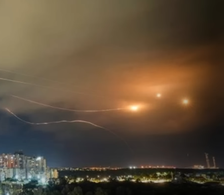 Δείτε το βίντεο “Αϋφαντής: Πού οδηγεί ο πόλεμος Ισραήλ-Ιράν” στο YouTube