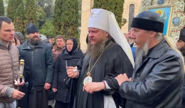 Ο Μητροπολίτης Τσερκάσι κάλεσε τον Πατριάρχη Βαρθολομαίο να ακυρώσει τη νομιμοποίηση των σχισματικών