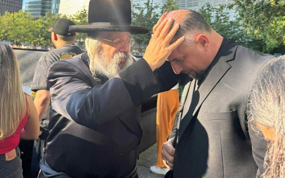 Ραβίνος ευλόγησε τον πρωτοσύγκελο Πρωτοπρ. Ηλία Βίλη