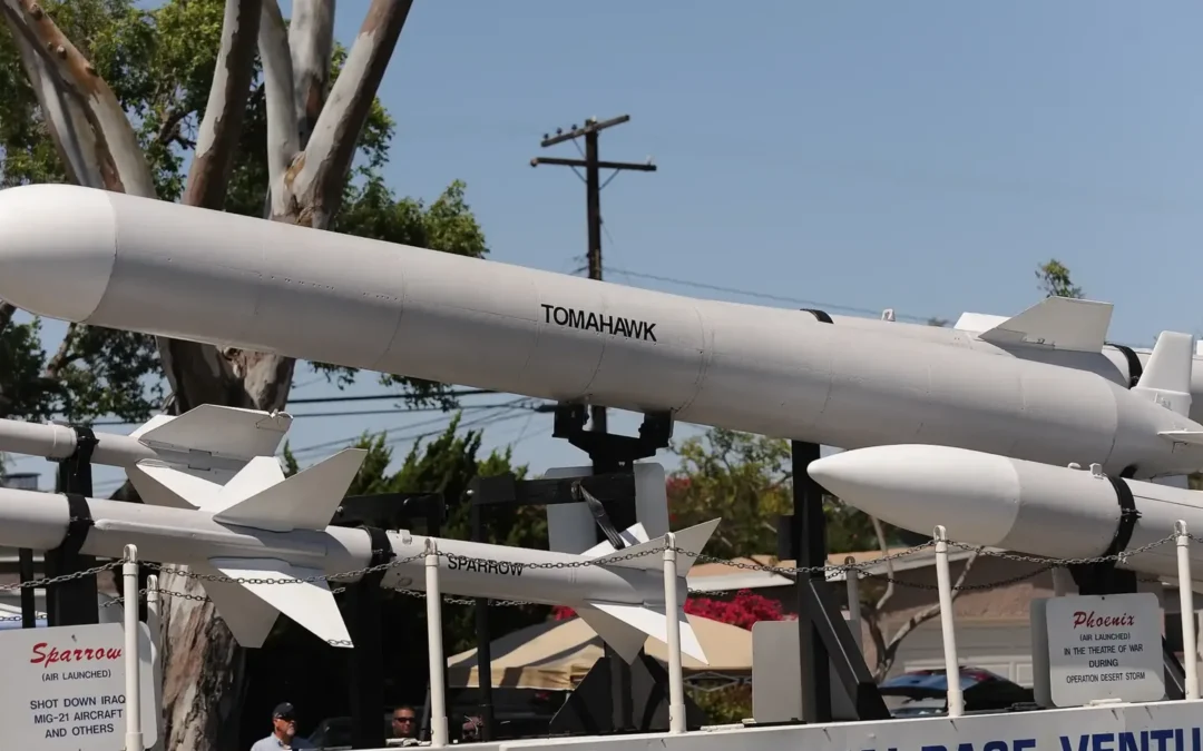 Τραμπ: Σκέφτεται να απειλήσει τον Πούτιν ότι θα δώσει στην Ουκρανία τόμαχοk