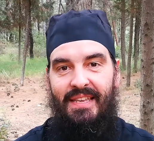 Δείτε το βίντεο “ΣΤΑΜΑΤΑ ΤΗΝ ΤΡΑΠΟΥΛΑ! Θες να βάζεις σε ΚΙΝΔΥΝΟ τη ΖΩΗ σου; #shorts” στο YouTube