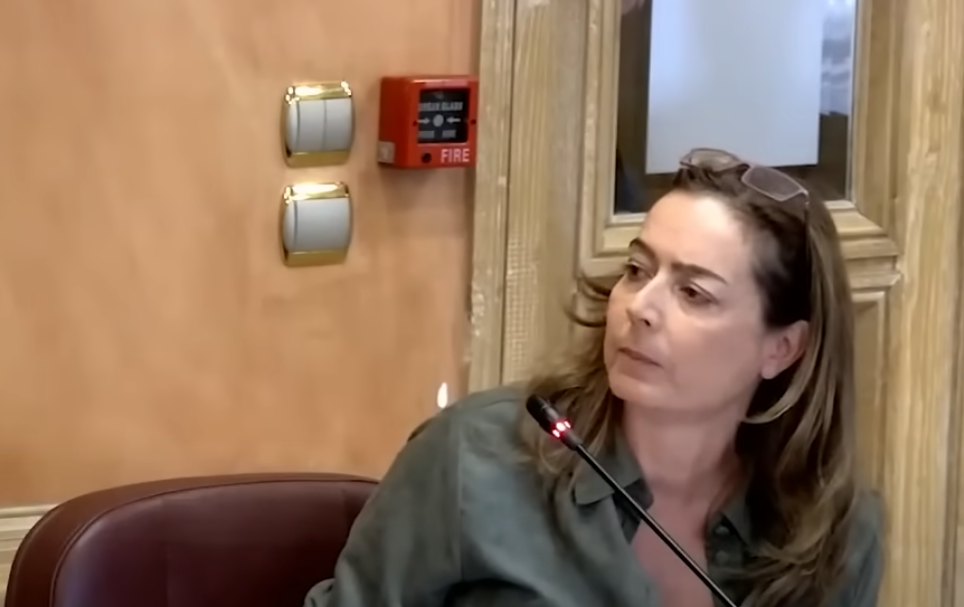 Δείτε το βίντεο “ΤΗΣ ΕΚΛΕΙΣΑΝ ΤΟ ΜΙΚΡΟΦΩΝΟ!!! – Παπαδοπούλου: «Έχει γεμίσει η Αθήνα πακιστανικά μαγαζιά»” στο YouTube