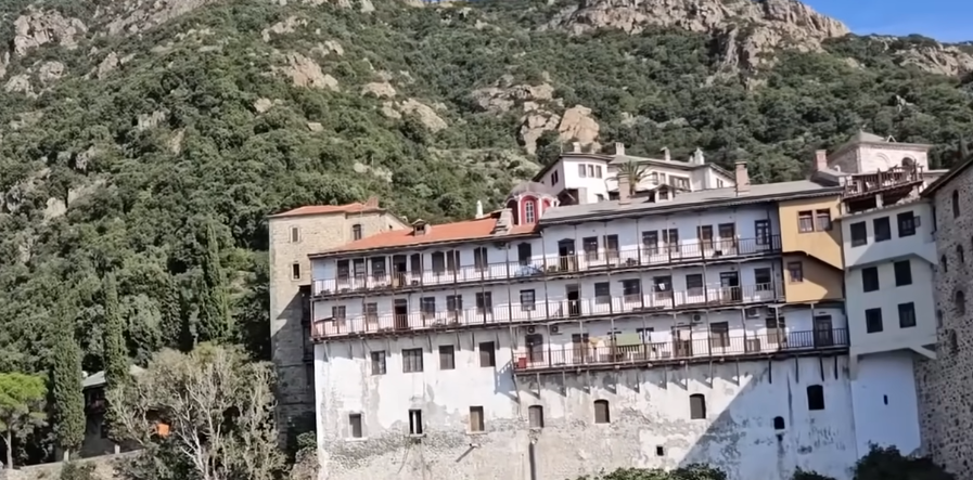 Δείτε το βίντεο “ΕΚΤΑΚΤΟ ΤΩΡΑ !!! Γέροντας στο Άγιον Όρος συνάντησε Αόρατο Ασκητή και κατέγραψε την συνομιλία τους” στο YouTube